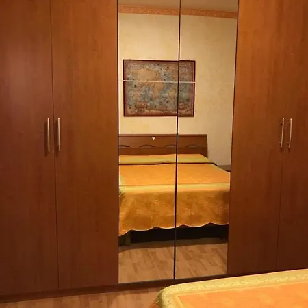 住宿加早餐酒店 Mirella's House Viaverona 阿尔代亚